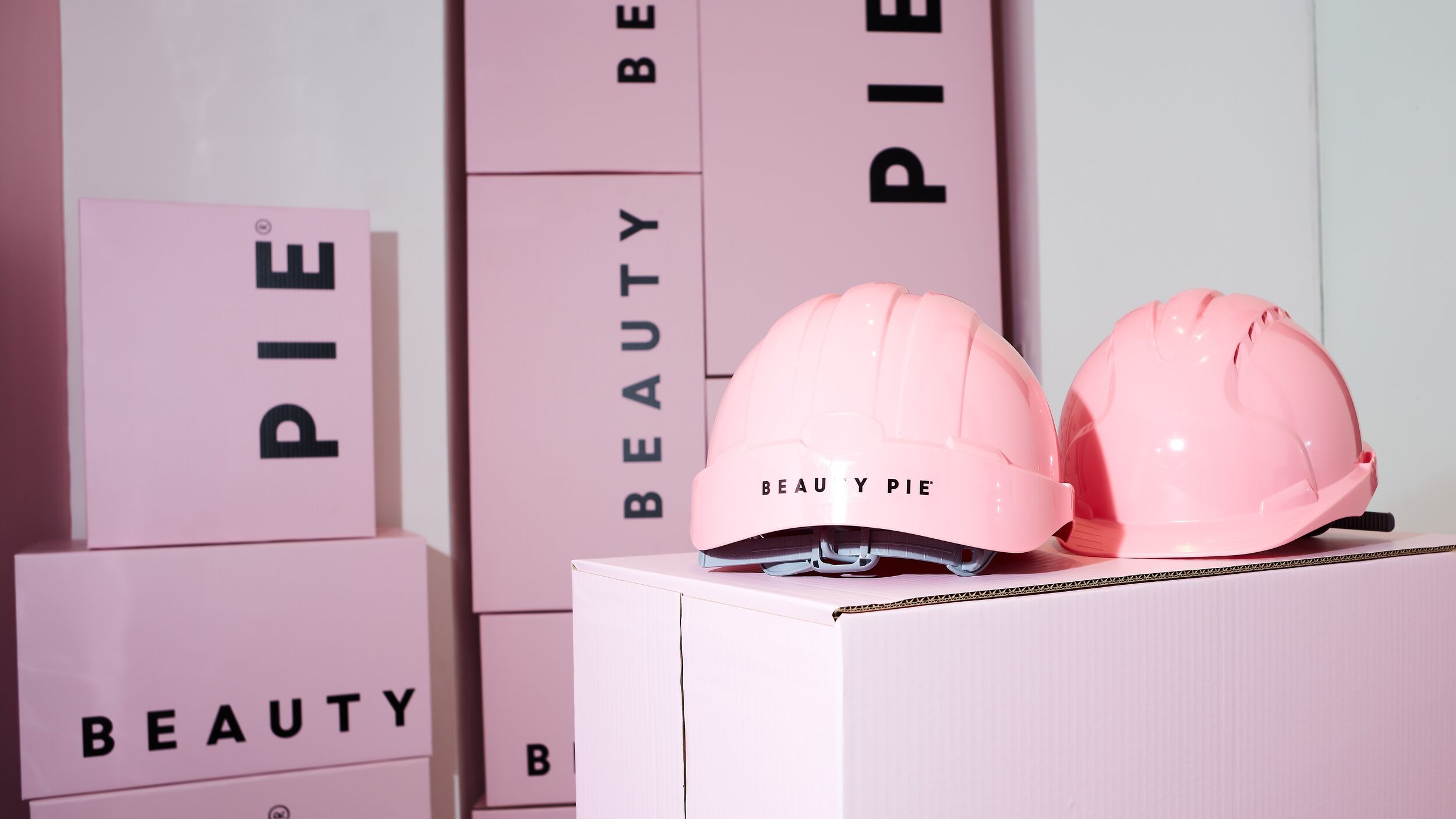 about-beauty-pie-blog.jpg Pink boxes & hats