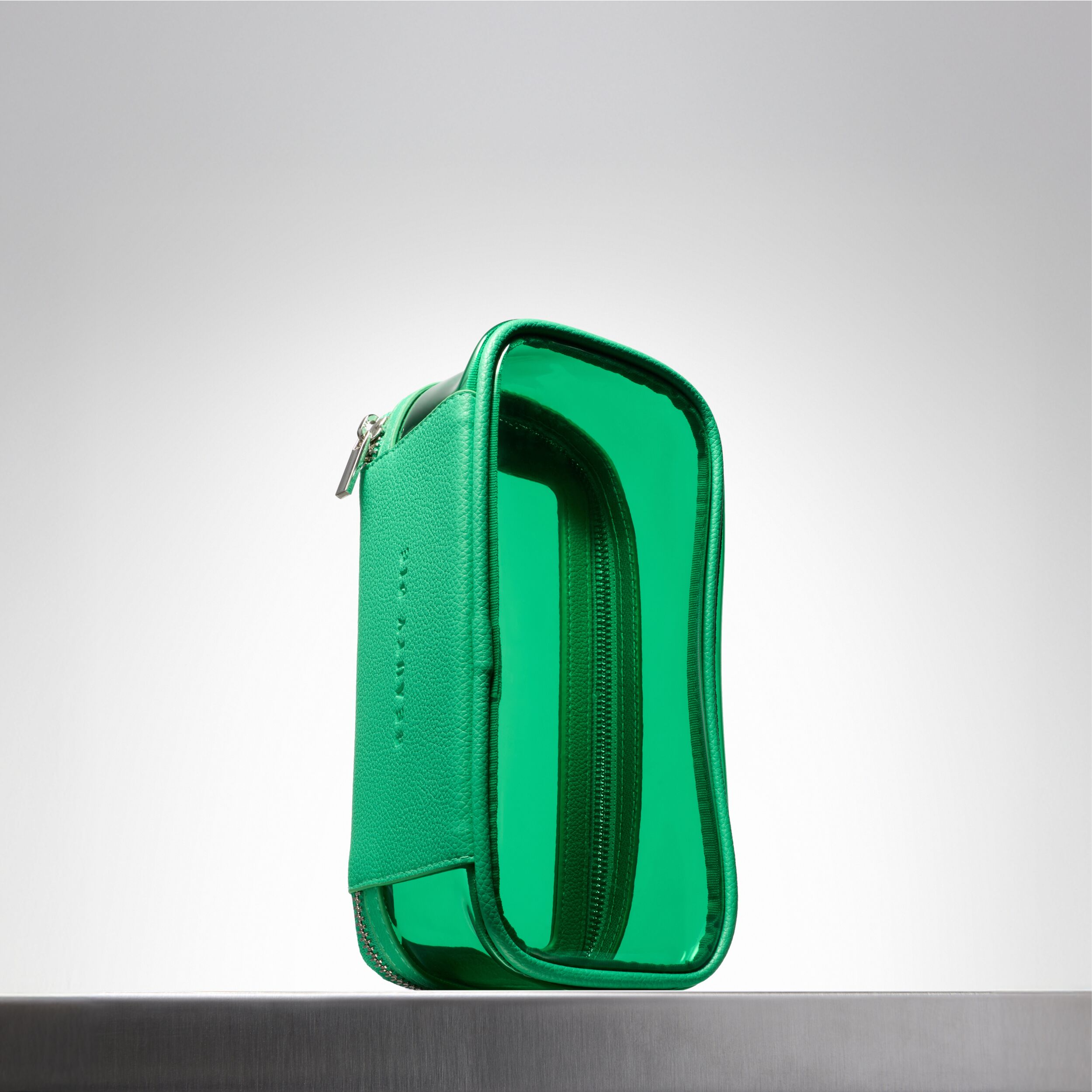 Small Makeup Bag in Fresh Green BEAUTY PIE