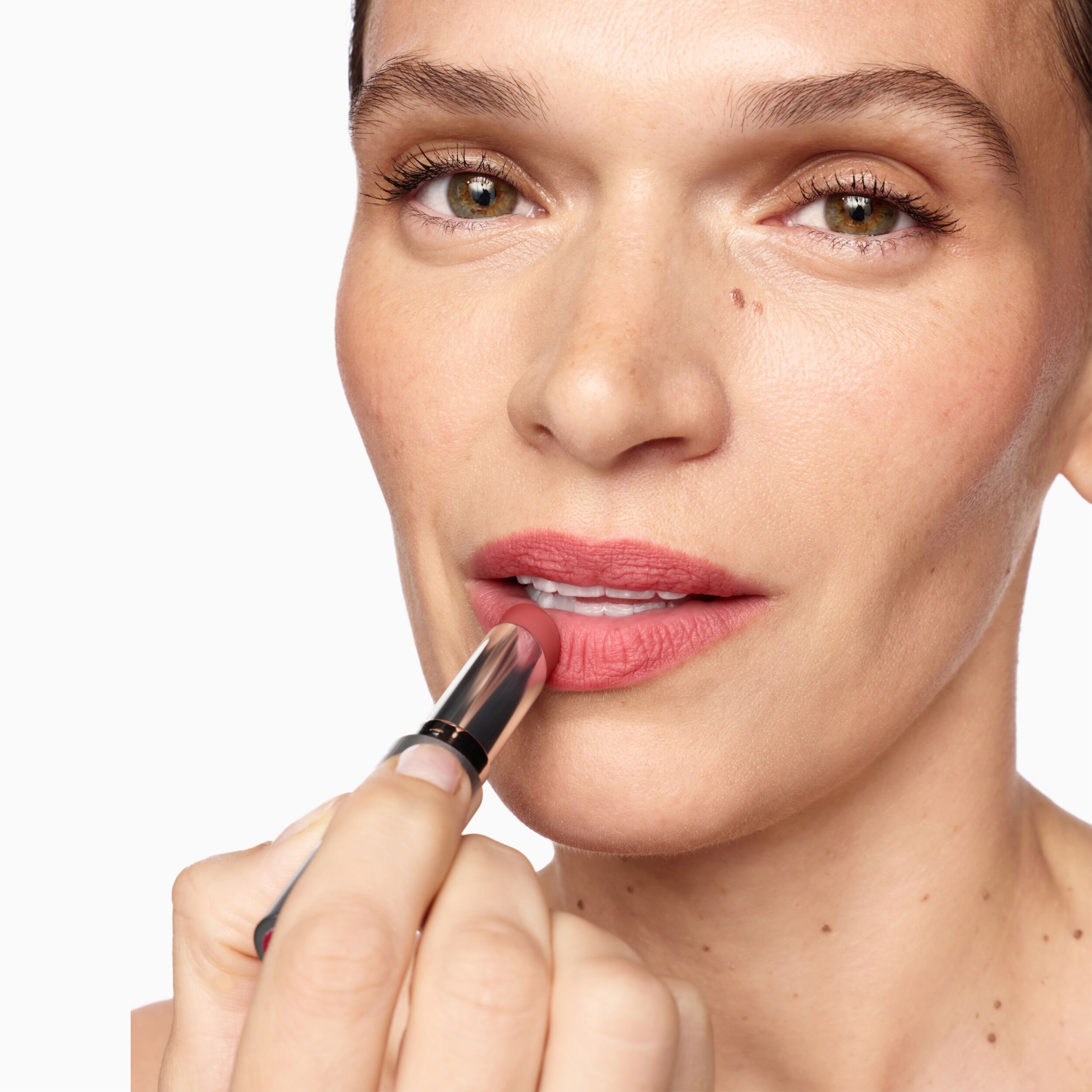 model-lipstick-membership.jpg model-lipstick-membership.jpg