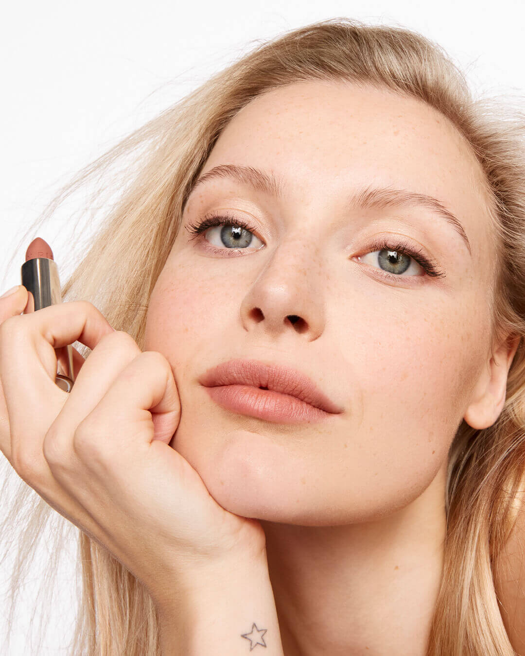 The unlipstick & case - Nothing on - How to video The unlipstick & case - Nothing on - How to video