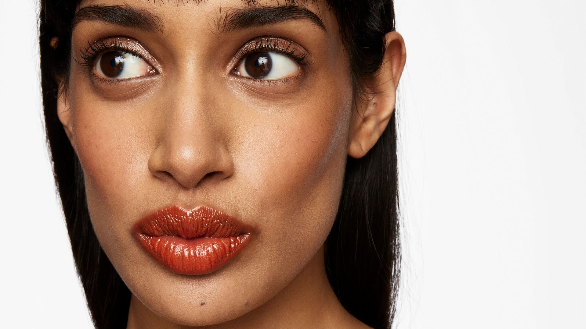 makeup-model.jpg red lip model