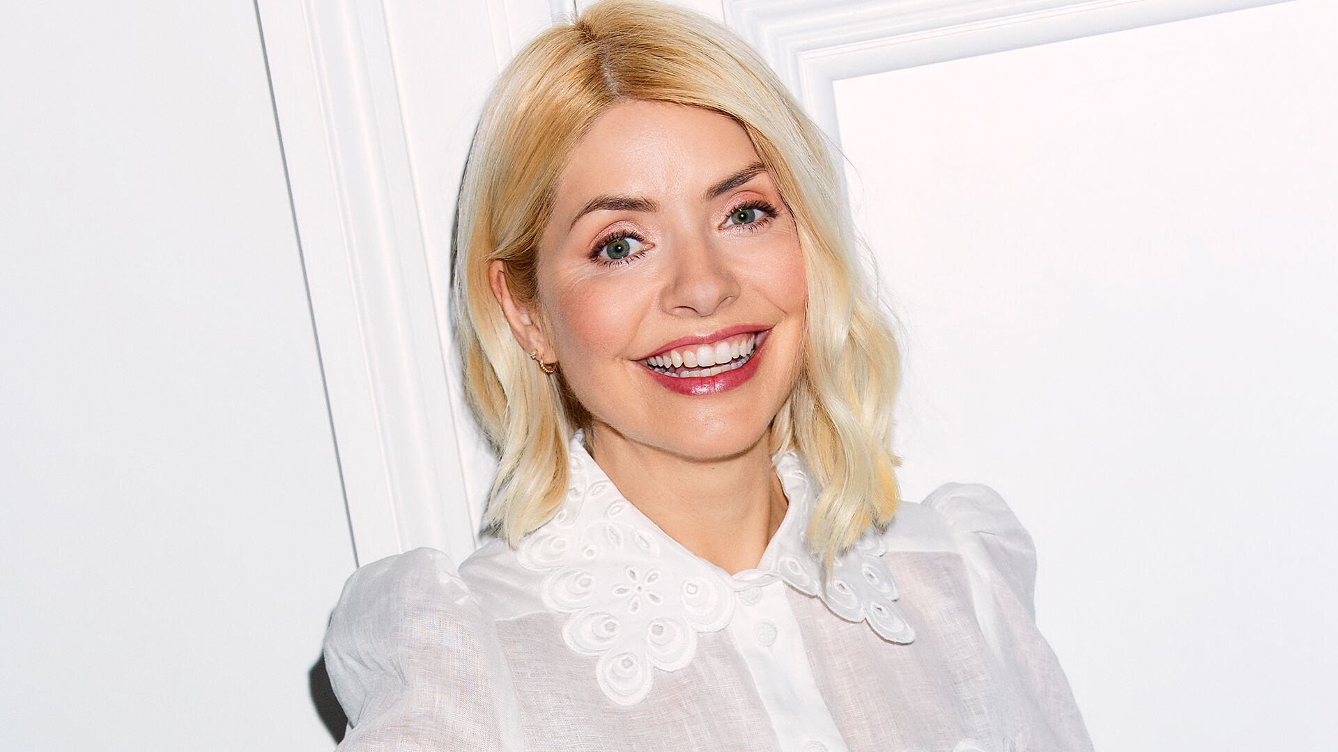 holly-blog-image.jpg Close up of Holly Willoughby smiling