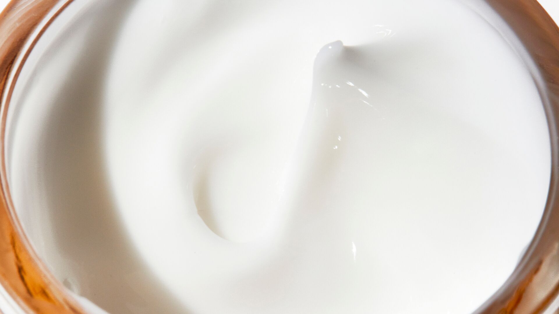 moisturiser-image.jpg Close up of moisturiser