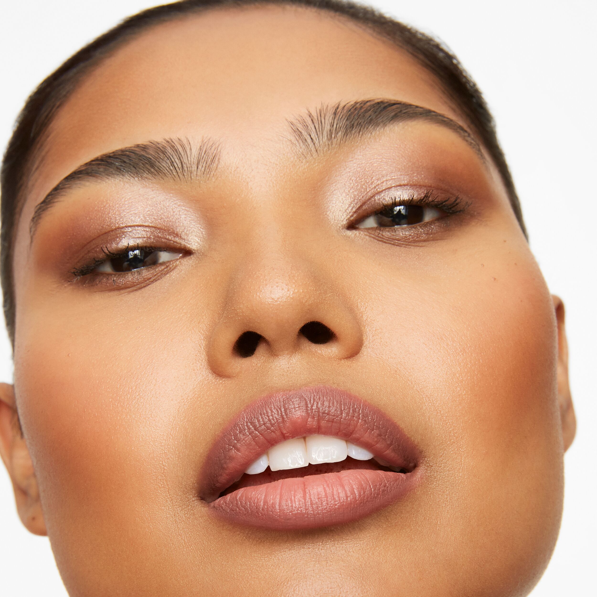 Model: Kaffya Zaman
Agency: MMG Models
Usage: 2 years usage on social channels, website and email
Shoot date: 07.12.22
Expiry date: 07.12.24
Photographer: Lucy Kinnen