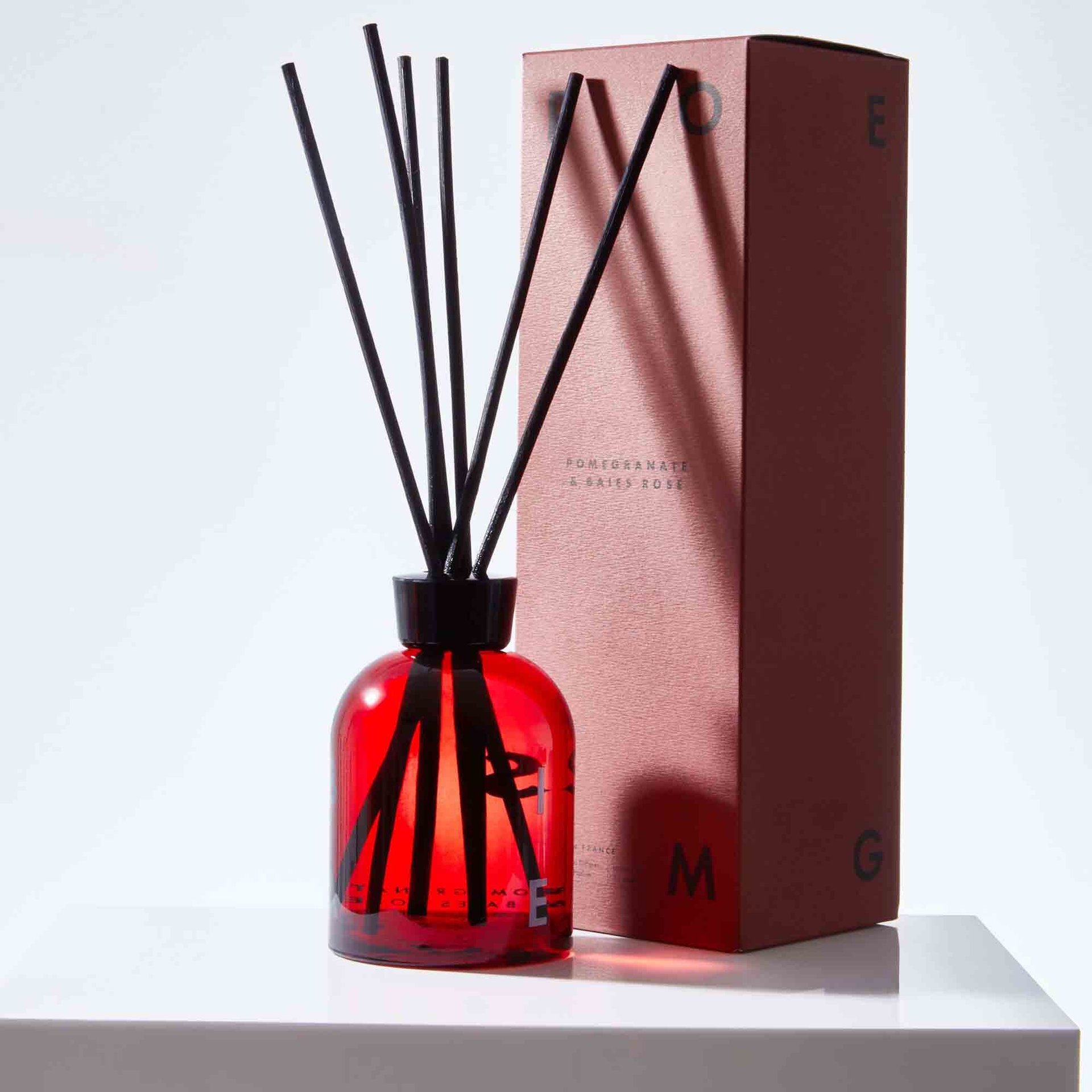 Pomegranate & Baies Rose Fragrant Reed Diffuser