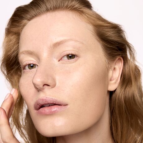 Luminous Mineral Skin Tint Broad-Spectrum SPF 40 Sunscreen