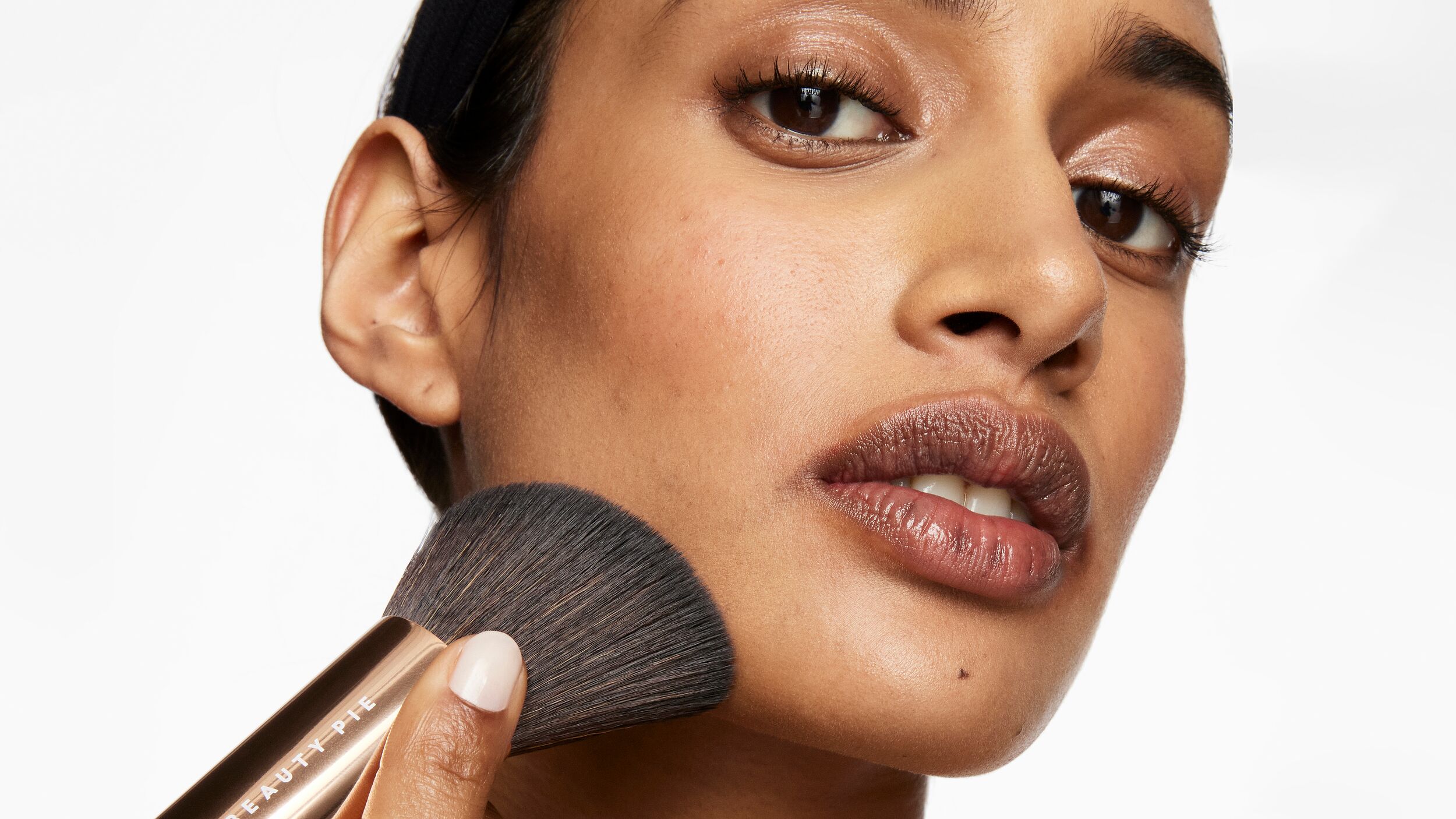 blog-tantour-cheekbones-tanning.jpg Blog Hero tantour cheekbones tanning self tan