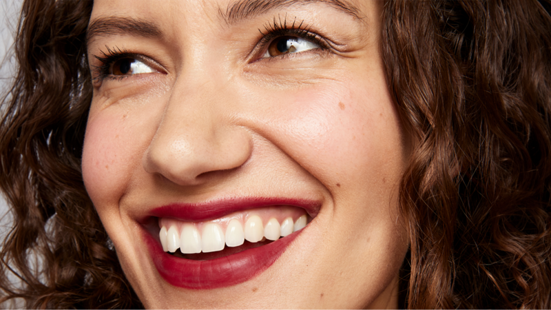 festive-makeup-redlip.jpg festive makeup on model