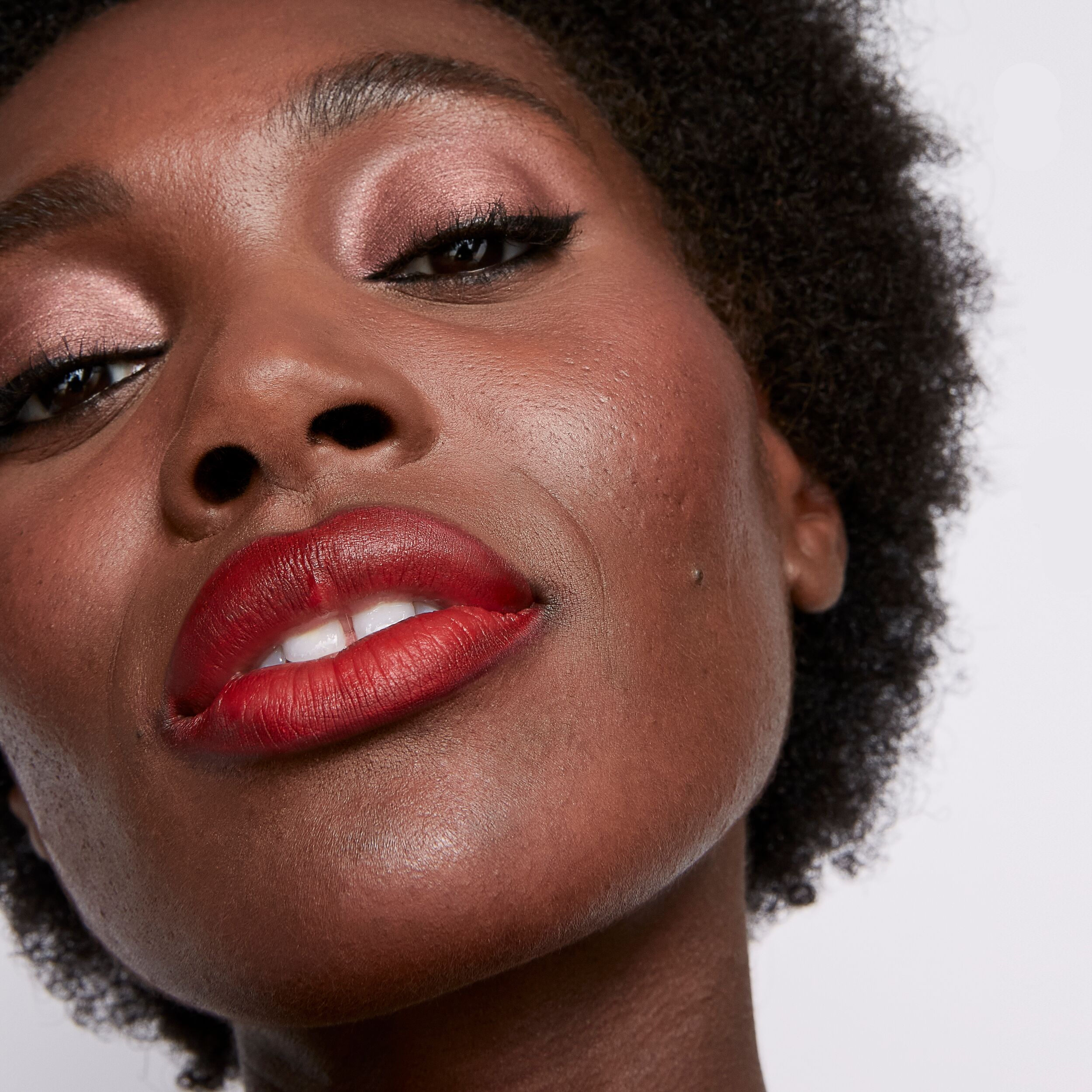 how-to-style-lipstick.jpg How to Style Lipstick