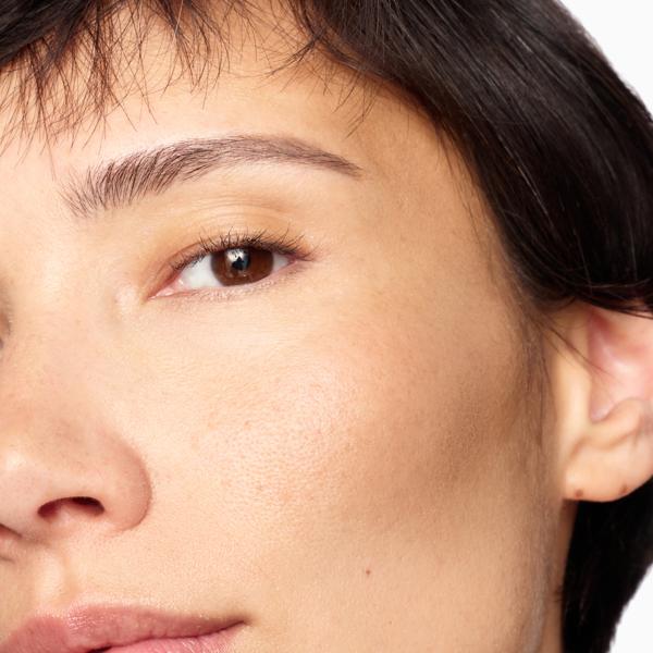 AWESOME-BRONZE-BRONZER_GOLDIELUX_MODEL_PDP_2025_WEB