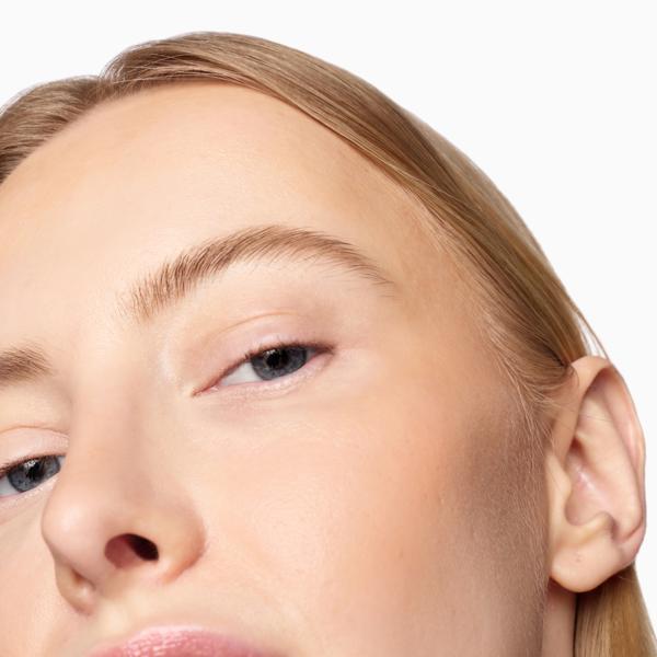 AWESOME-BRONZE-BRONZER_SUNNY-SIDE_MODEL_PDP_2025_WEB