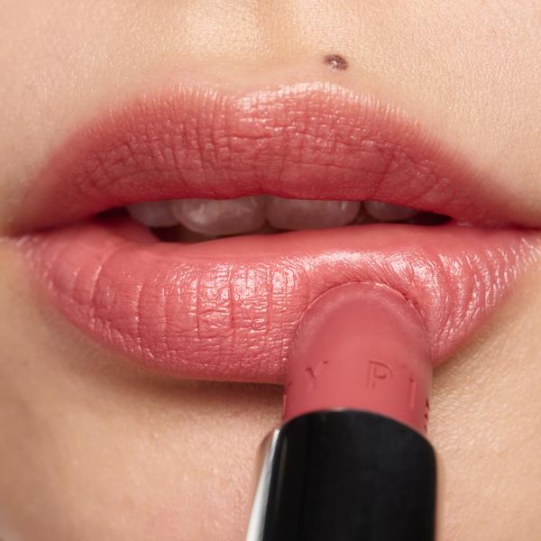 BARE_PINK_KEEP_IT_CASE_PDP_MODEL_2025_WEB_3