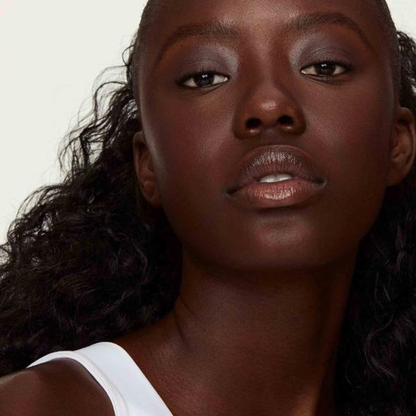 EverydayGreatSkin_EverydayGreatSkinFoundation_193140_2000x2000_WEB_30