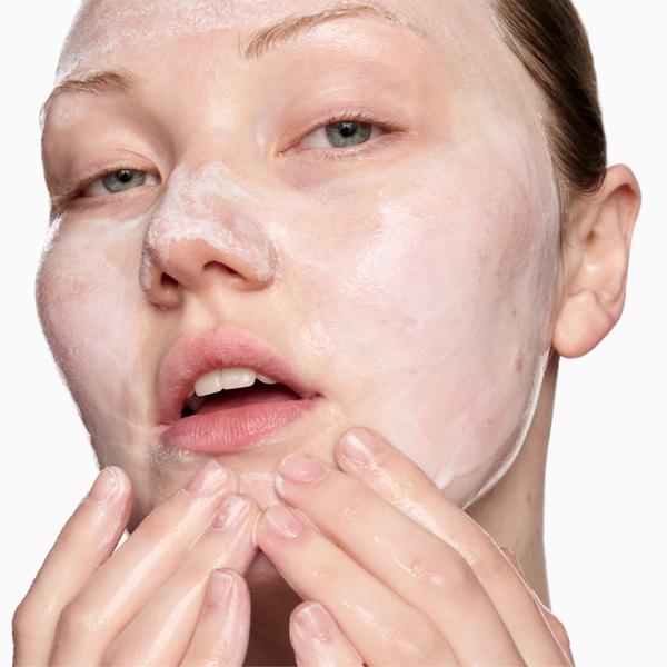 JAPANFUSION_PURE_TRANSFORMING_CLEANSER_69854_PDP_ECOM_1X1_CUSTOMER_MODEL_82_2025_WEB