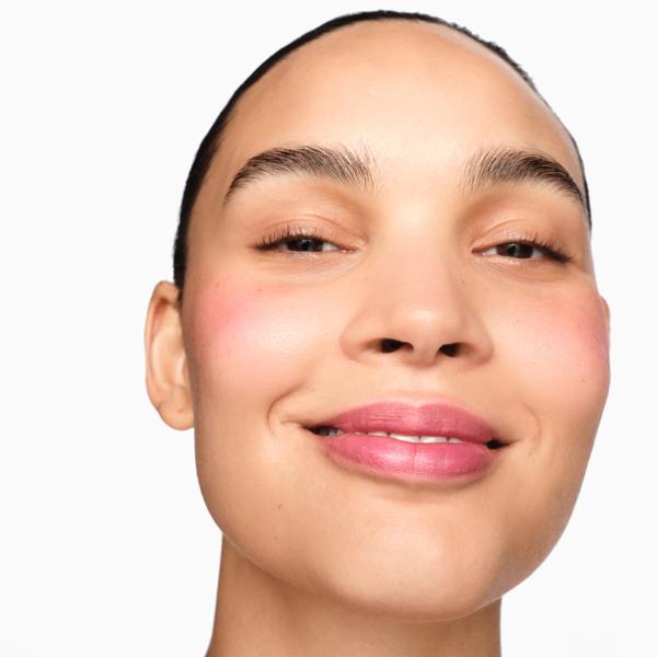 LIP-CHEEK-JELLY-SHOT_SKU_PDP_1x1_ECOM_MODEL-03_2025_WEB