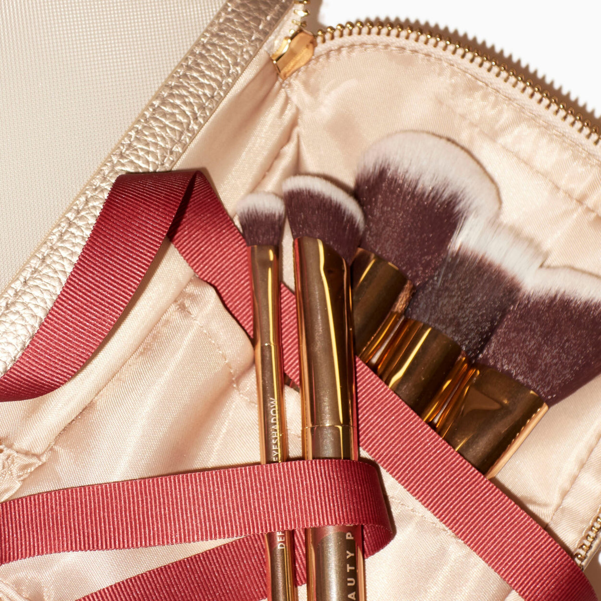 Luxe_Travel_Makeup_Brush_Set_71330_PDP_1x1
