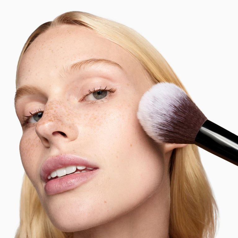 One Powder Wonder Translucent Powder in Uberlucent | BEAUTY PIE