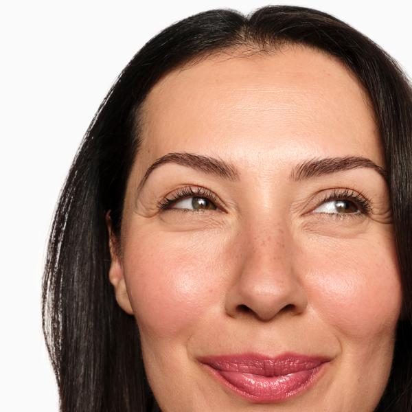 SHINE-UP-LIP-BALM__HELLO-PETAL_PDP_2025__MODEL_WEB