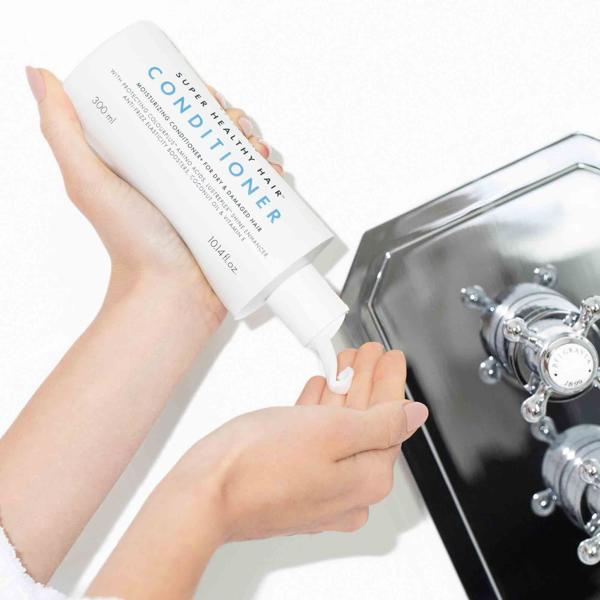 SuperHealthyHair_SuperHealthyHairMoisturizingConditioner_191337_2000x2000_WEB_3