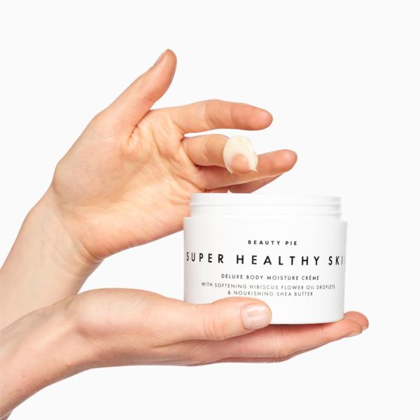 SuperHealthySkin_BodyMoistureCreme_63302_PDP_ModelHand_1x1_2025_Web
