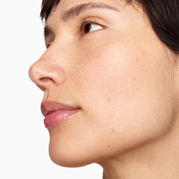 SuperHealthySkin_NourishingLipBalm_SPF30_192761_PDP_Model2_1x1_2025_Web