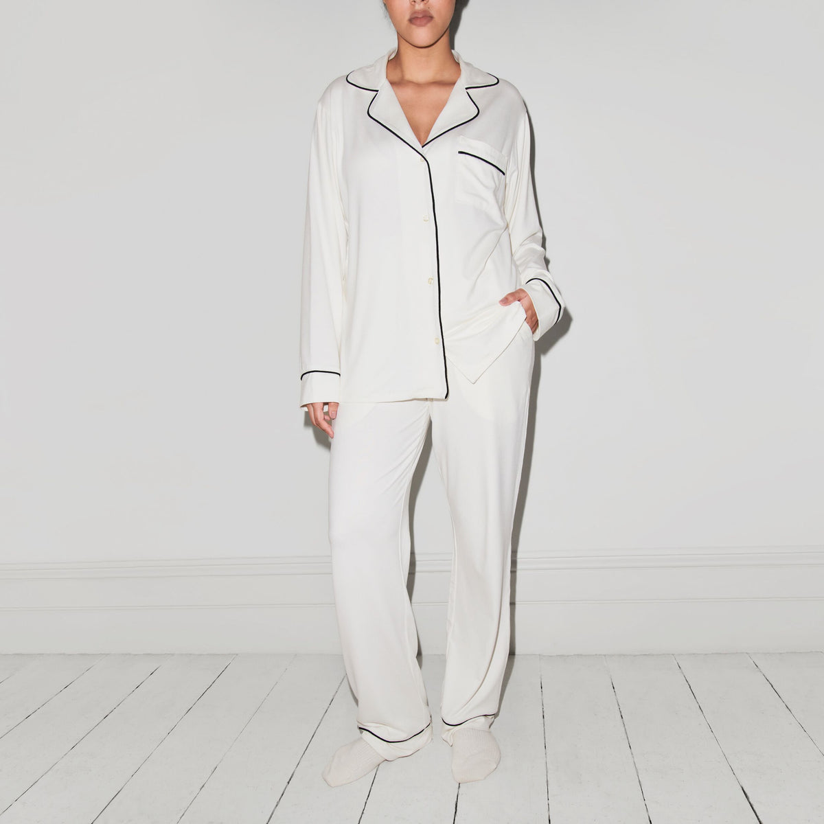 Lounge Story Stretchy Pyjamas Ecru Black