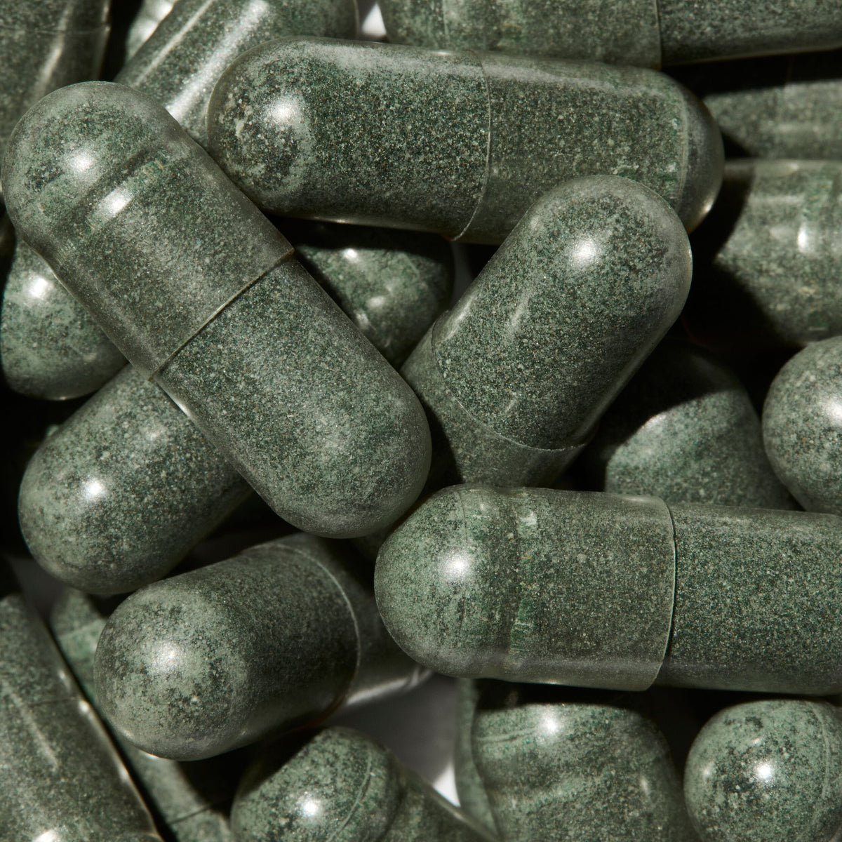 renewed_density_healthy_hair_capsules_UK_macro_WEB